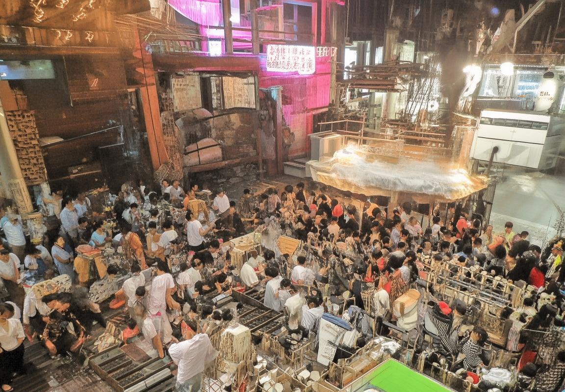 巴贝激战：西甲经典对决中的战术对决与替补奇兵(图1)